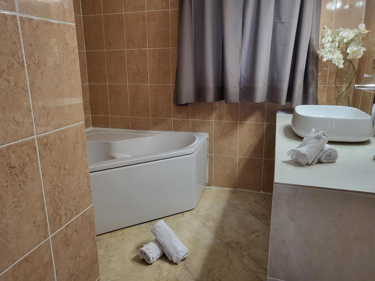 Villa Petra Bianca Suite & Chambre A 10Mn A Pied Du Port De Bonifacio 보니파시오 외부 사진